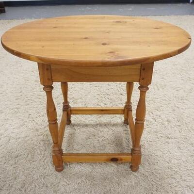 1205	LANE STRETCHER BASE SMALL TABLE MUSEUM OF AMERICAN FOLK ART REPRODUCTION, 24 IN X 29 1/2 IN, 24 IN H 
