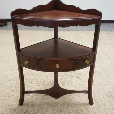 1173	SOUTHAMPTON ONE DRAWER CORNER TABLE, 34 IN HIGH X 17 1/4 IN WIDE
