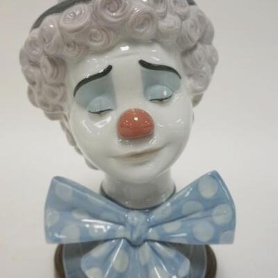 1148	LLADRO CLOWN BUST, COMES W/WOODEN BASE, 8 1/2 IN HIGH
