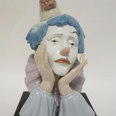 1149	LLADRO CLOWN BUST, COMES W/WOODEN BASE, 12 1/2 IN HIGH
