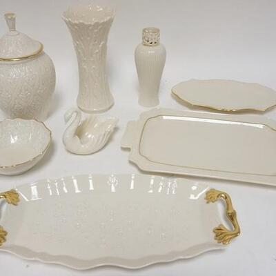 1271	8 PIECES LENOX, MADE IN USA, SWAN IS GREEN MARK, TALLEST VASE IS 8 1/2 IN, WIDEST TRAY IS 14 1/2 IN, 6 PIECES HAVE GOLD RIM
