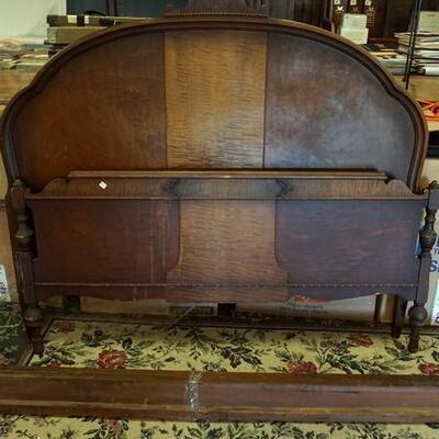 1314	WALNUT FULL SIZED BED
