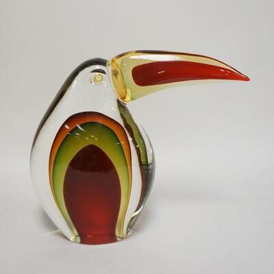 1035	LARGE HAND MADE GLASS TOUCAN SIGNED ROWANO DONA FOR CAM MURANO, WIEGHS APPROXIMATELY 30 LBS, 13 1/4 IN HIGH
