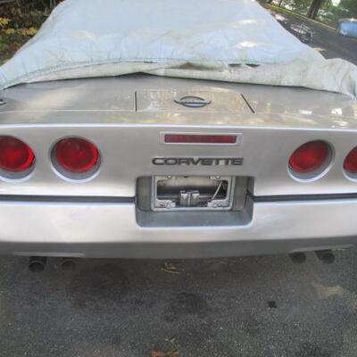 1986 CORVETTE CONVERTIBLE 150,000 MILES SILVER ~ NEEDS BACK OF TRANSMISSION OVERDRIVE BODY IN GREAT CONDITION 