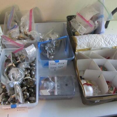 Large selection of Baldwin brass doorknobs & pulls.