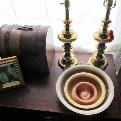 Antique trunk & decor, w/ solid brass vintage lamps