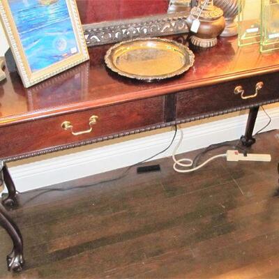 Thomasville Chippendale Sofa / Foyer Table