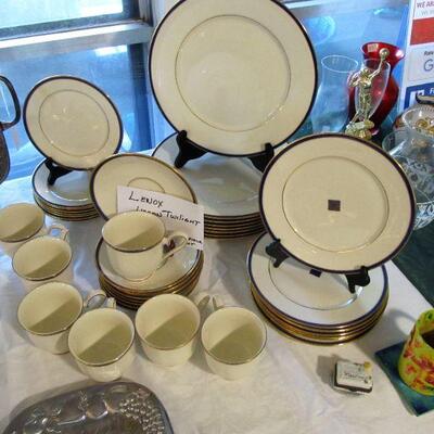 Elegant Lenox "Urban Twilight" fine china