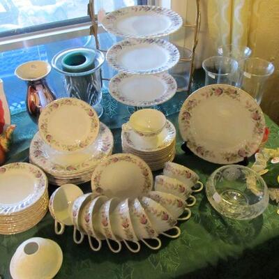 45pc VINTAGE CREATIVE FINE CHINA â€“ â€œREGENCY ROSEâ€