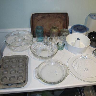 Lots of bakeware, glassware & other kitchen items
