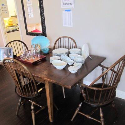 Handmade Craftsman / Mission style dining table w/ 4 Windsor chairs. No nails or screws were used only pegs. A true piece of Dallas...