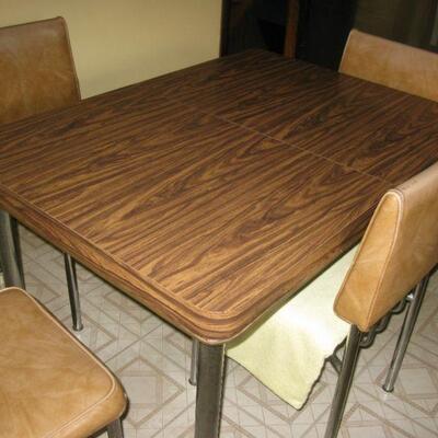 KITCHEN TABLE WITH 1 LEAF AND 6 CHAIRS                                      BUY IT NOW $ 125.00