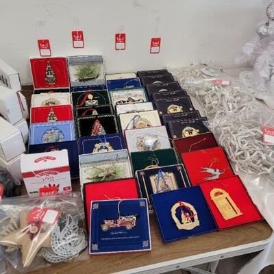 Whitehouse ornaments