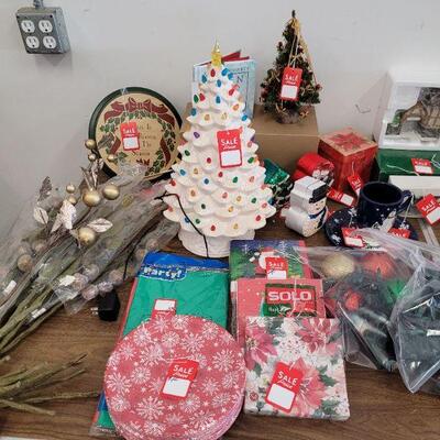 Christmas trees made of porcelain gift wrap