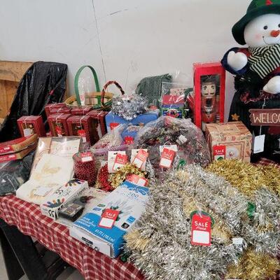 garland, figurines and more