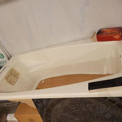 brand new tub $20