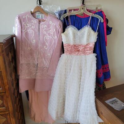 vintage dresses $40