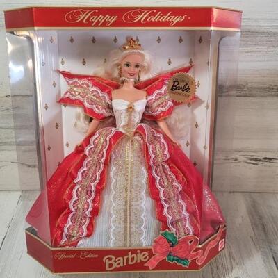 NIB Happy Holiday Barbie 1997 Special Edition
