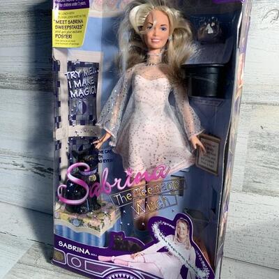 NIB Sabrina The Teenage Witch Fashion Doll