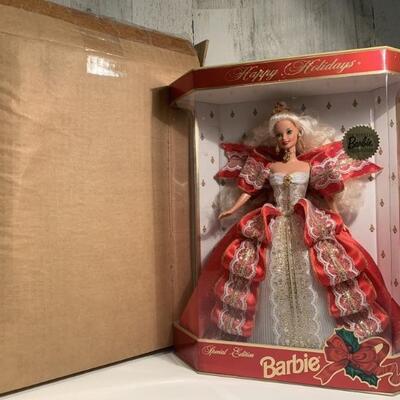 NIB 1997 Happy Holidays Blonde Barbie