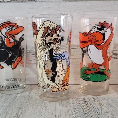 (3) Pepsi Collector Series Glasses: 1-1971, 2-1976, Looney Tunes