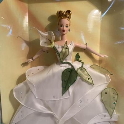 NIB 1997 Lily Barbie, Fâ€¢Aâ€¢O Schwarz Limited Ed
Floral Signature Collection
2nd in the Series
