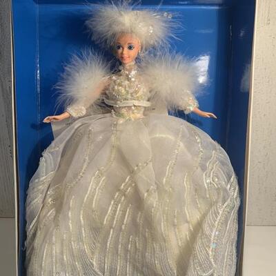 NIB 1994 Snow Princess Barbie Limited Edition
First in Series - Enchanted Seasons Collection - Winter Edition
