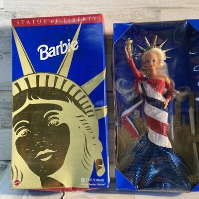 NIB 1995 Statue of Liberty Limited Edition Barbie
