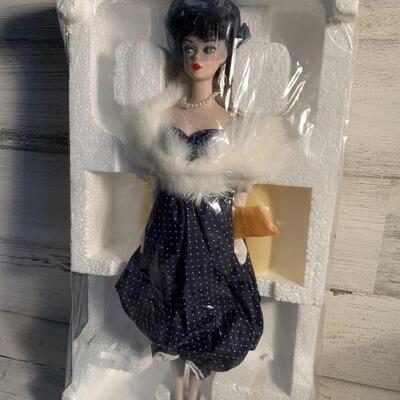 NIB Gay Parisienne 1959 Porcelain Barbie with COA