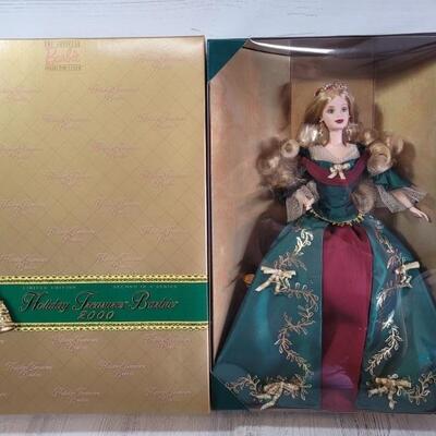 NIB Holiday Treasure Barbie 2000, Limited Ed.
Second in Series, Exclusively for Members of The Official Barbie Collector's Club