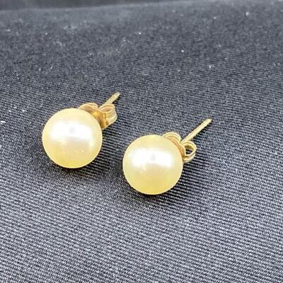 Vintage 14k Gold and Pearl Stud Earrings