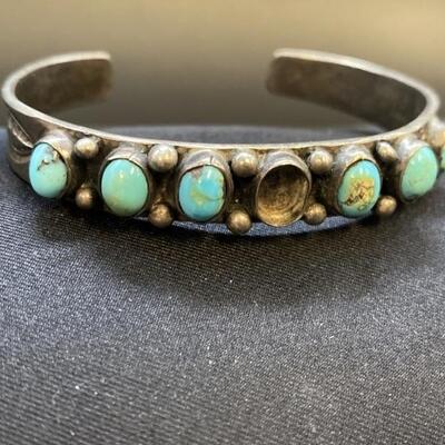 Vintage Sterling Silver and Turquoise Cuff, as is
Bracelet Weighs 21.57 Grams
AS IS - Missing 1 stone