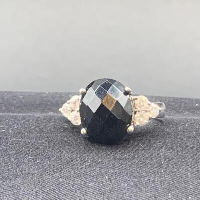 Sterling Silver Ring with Large Black Stone &
Rhinestones Size 6.5