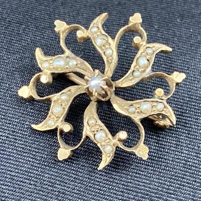 Vintage 14k Gold and Pearl Brooch Weighs 1.97g