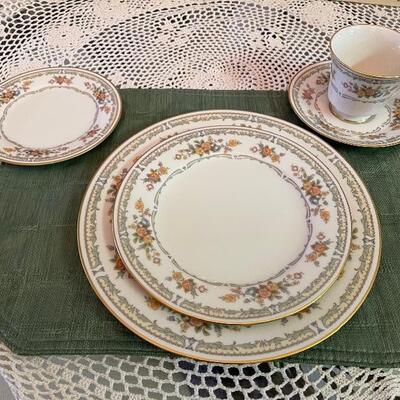 5 piece Place setting - Total 8 place settings - Homage by Noritake
