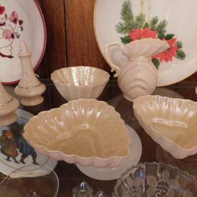 Belleek double clamshell creamer and sugar bowl, with two candy dishes.