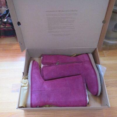 Koolabura Ugg tall suede boots size 10 (NIB)