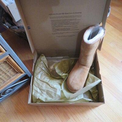 Koolabura Ugg tall suede boots size 10 (NIB)