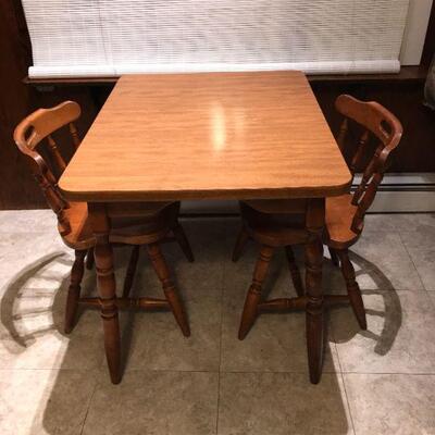 Solid dinette set with 2 more chairs available 