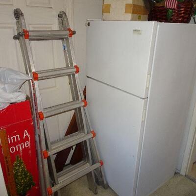 LITTLE GIANT LADDER