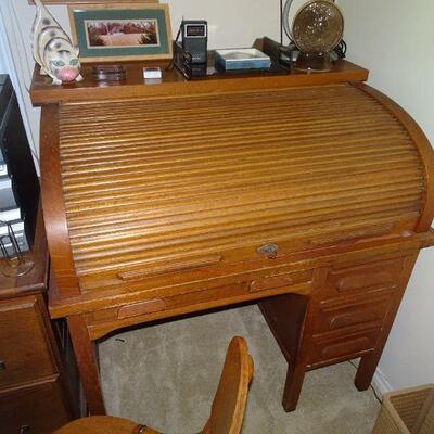 VINTAGE ROLL TOP DESK