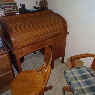 VINTAGE ROLL TOP DESK