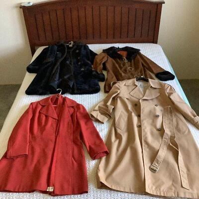 Aae090 Four Vintage Women’s Coats