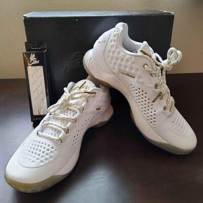 AAE023 - Collectible Under Armour UA Curry Low 1 Basketball Shoes in Original Box & More