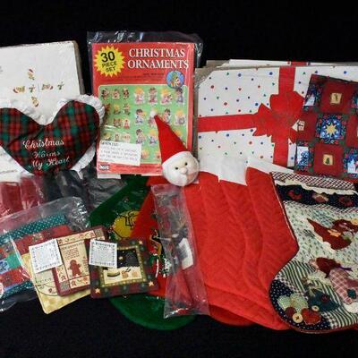 Various Christmas Linens / Decorations