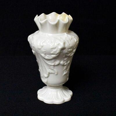 Belleek 7" Vase
