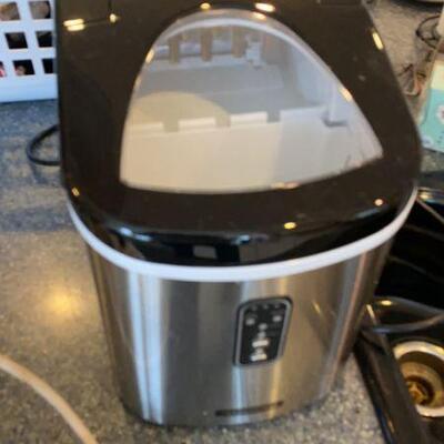 counter top ice maker
