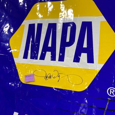 Napa Racing Banner, Signature