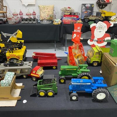 Tractors, Mr. Machine, International Harvester Attachment
