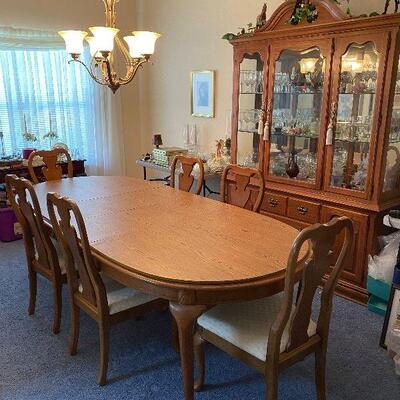 Queen Anne Dining room set, 6 chairs